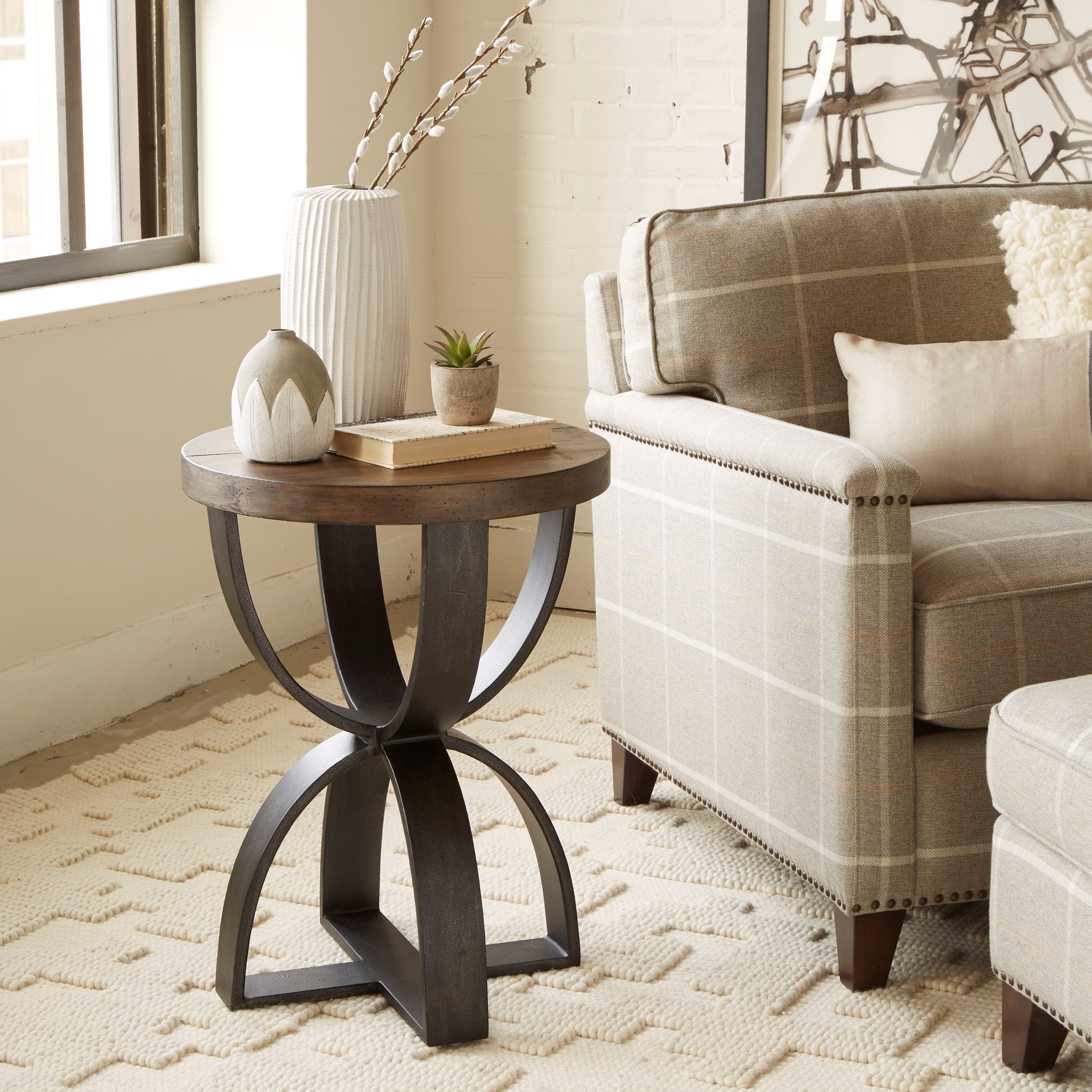 Flintridge end store table with storage